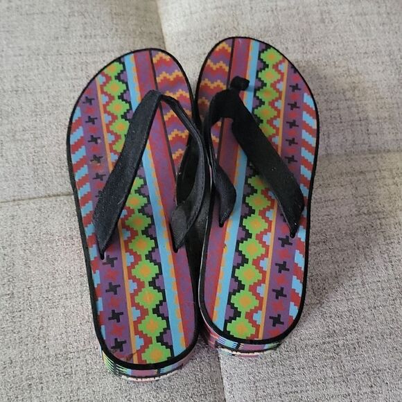 Muk Luk Flip flops - Picture 4 of 5